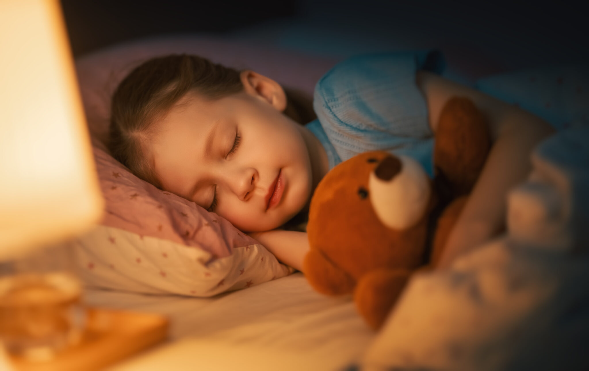 Как отучить ребенка спать в кровати