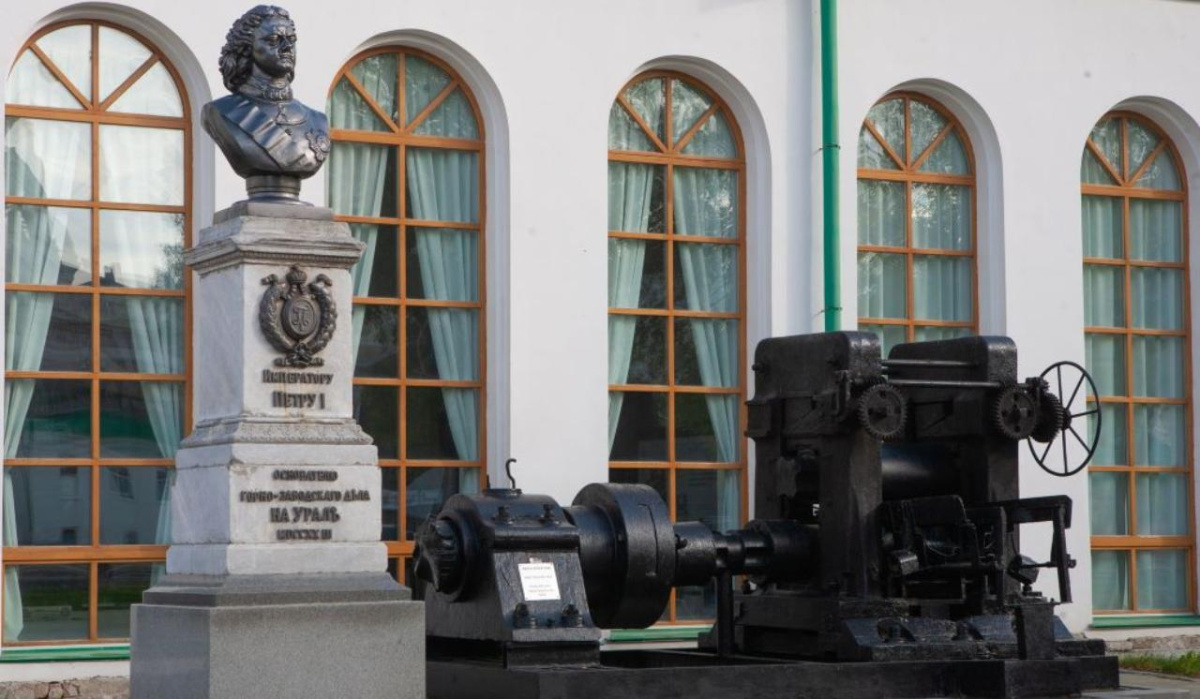 Памятник Петру I в экспозиции «Крупногабаритная техника уральских заводов»