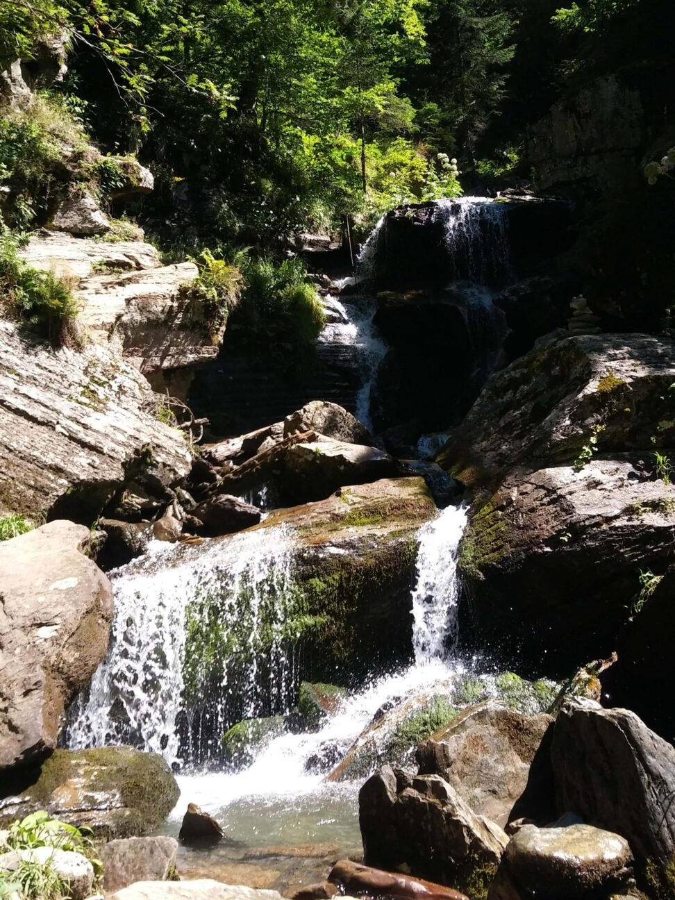 В парке «Менделиха» открыты для посещения семь водопадов
