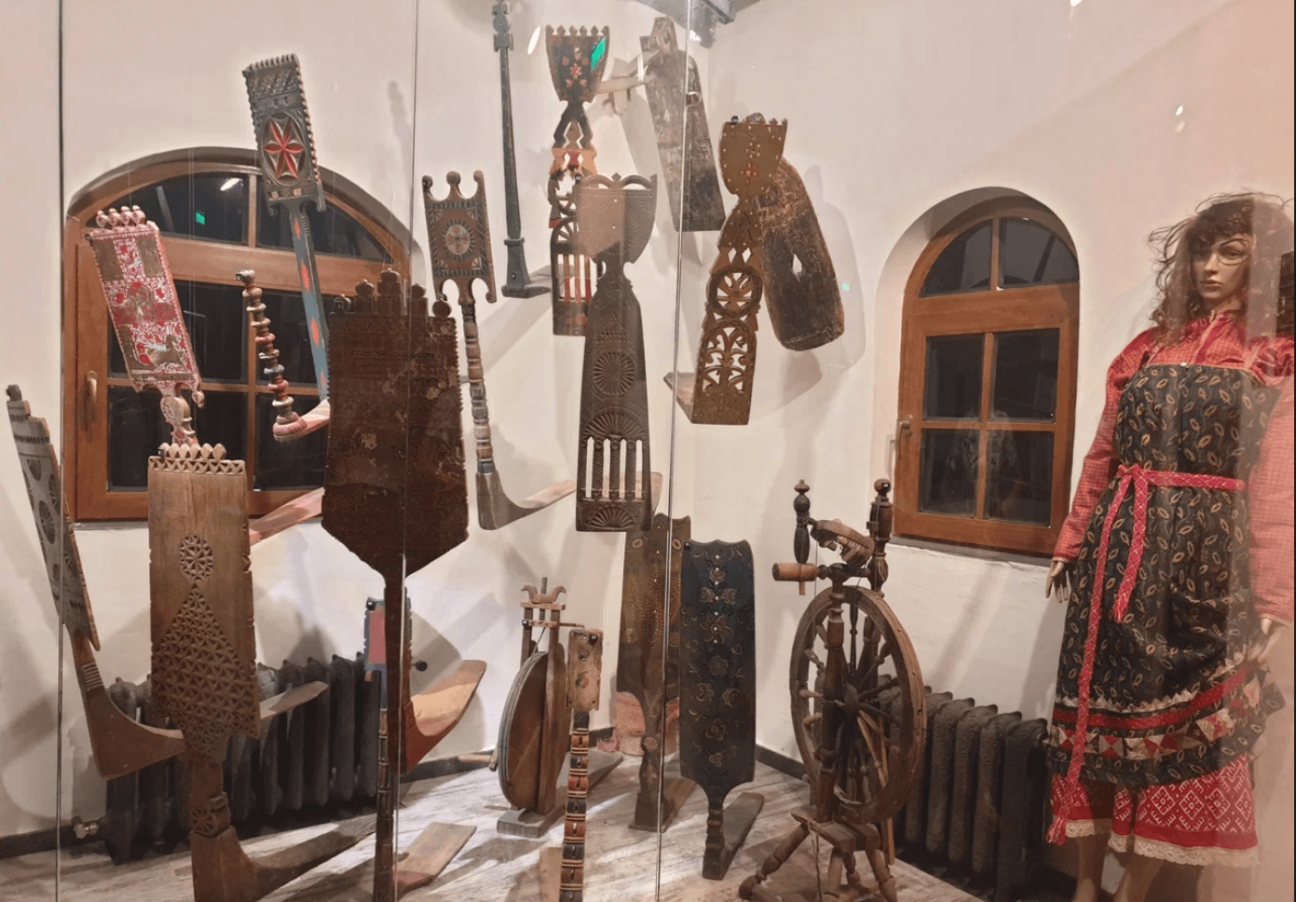 Экспонаты музея крестьянского дизайна в Переславле-Залесском
