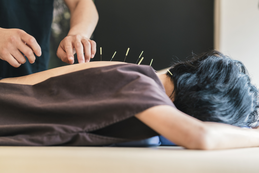 Как не надо лечить боль в спине и шее: 6 опасных и неэффективных способов