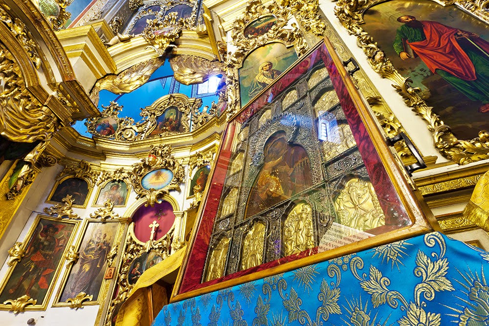 В Свято-Успенском соборе хранится множество святынь. Например, оригинал иконы Божией Матери